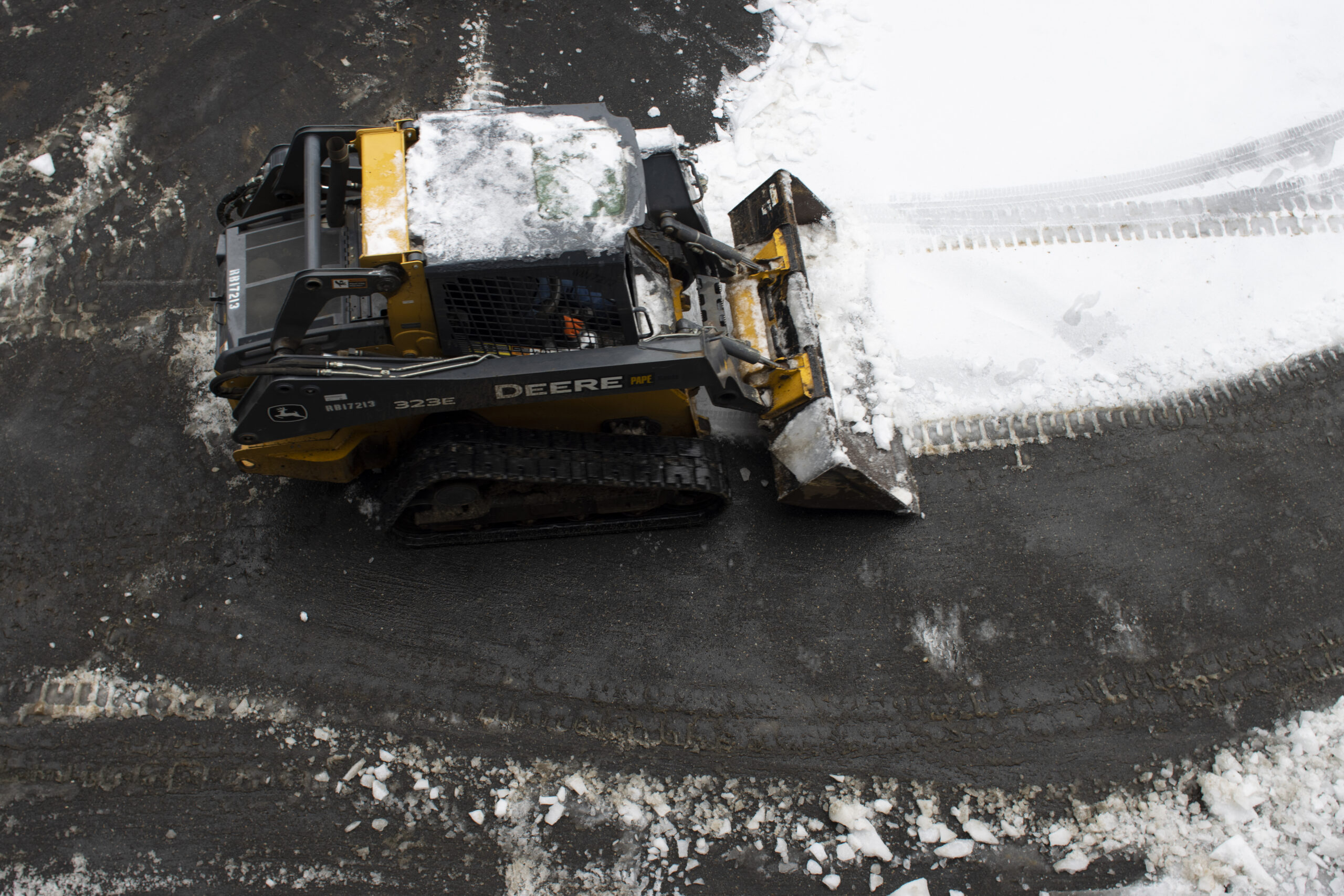 Your Guide to Rubber Track Sizes From Measurement to Installation